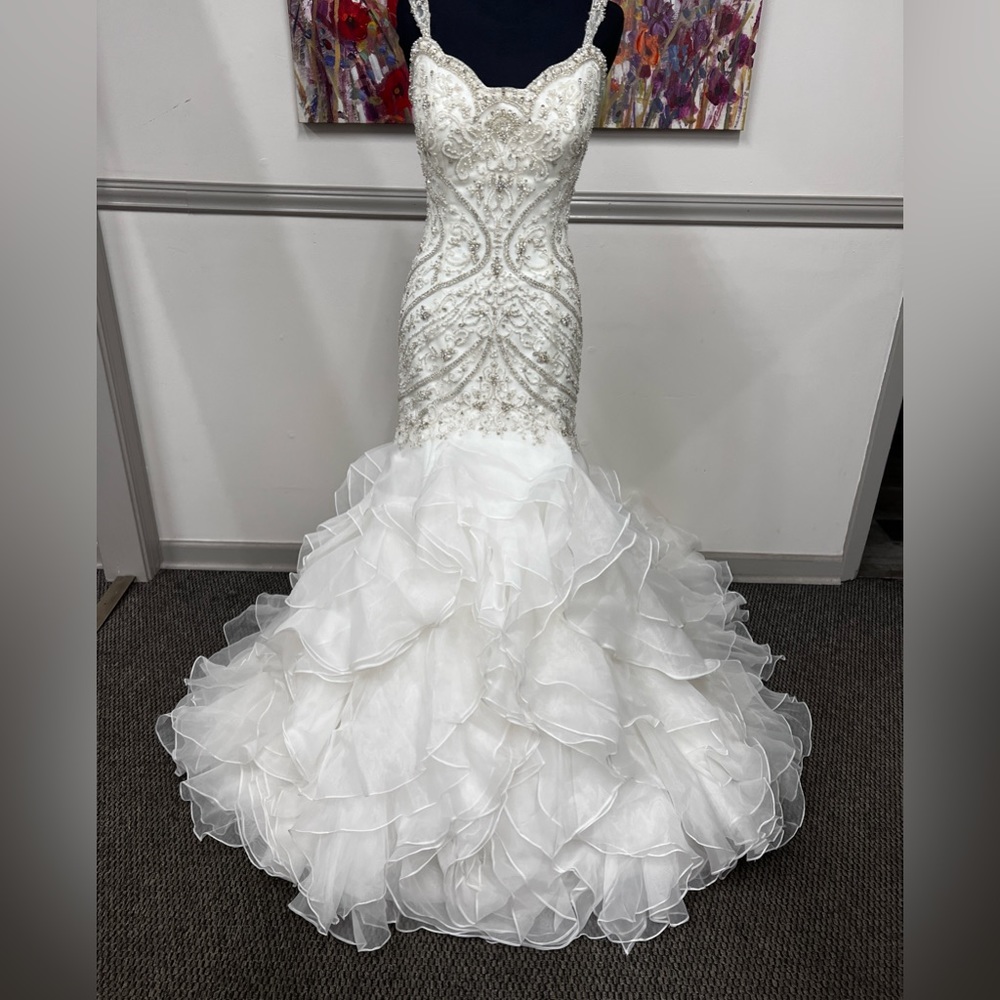Val Stefani bridal gown #D8116